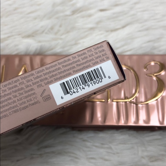 Urban Decay NAKED 3 Eyeshadow Pallet - Picture 6 of 6